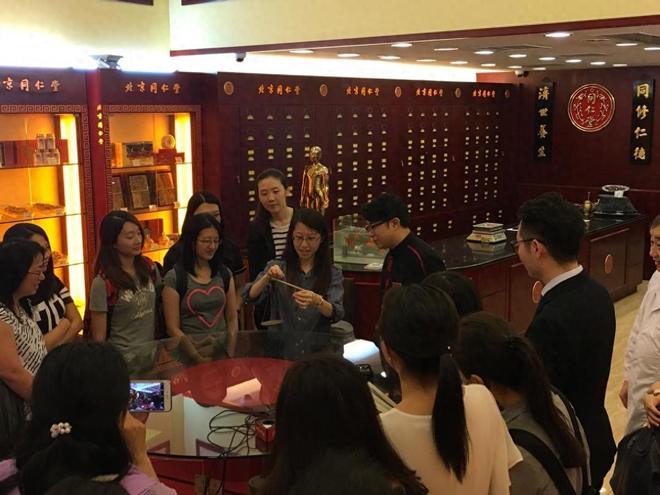 大量日本游客涌入北京打着旅游幌子不去旅游不吃美食为啥来？